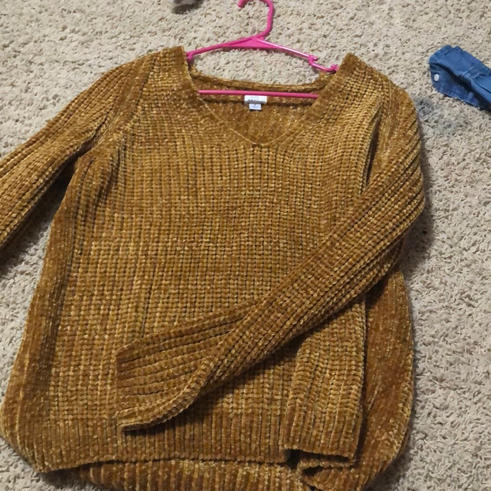 Soft cute sweater!